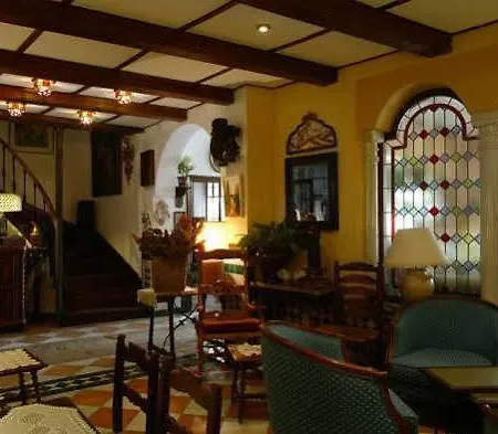 America Hotel *